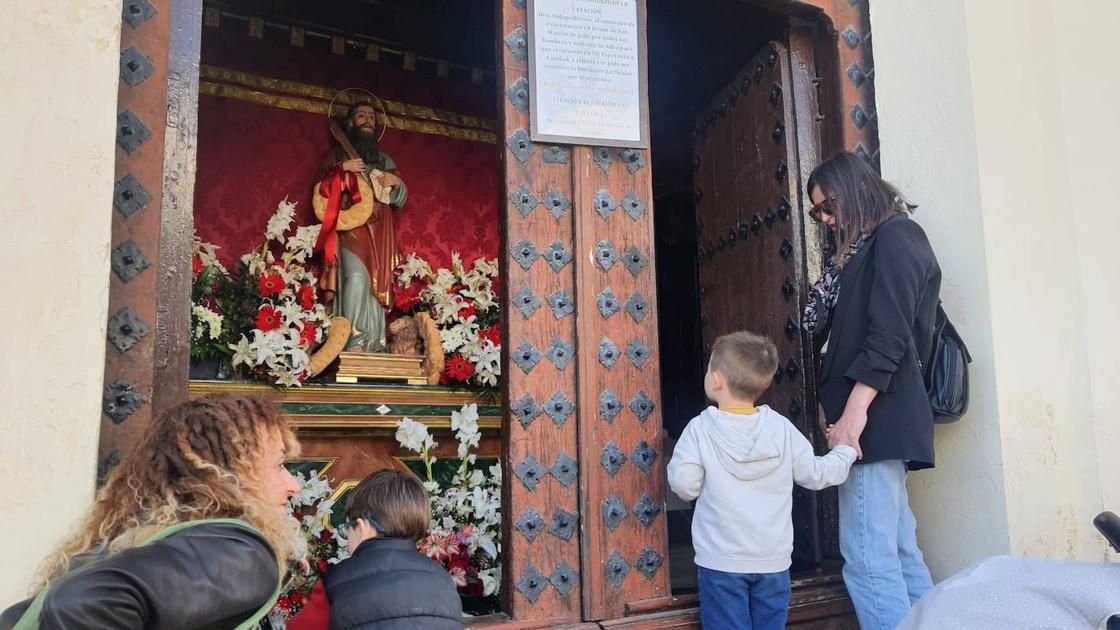 Tradiciones 'sanmarqueras' en Adra: la Estación y los buñuelos