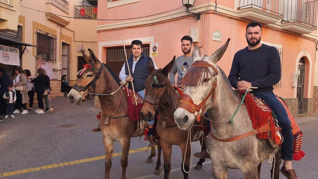 Tradiciones 'sanmarqueras' en Adra: la Estación y los buñuelos