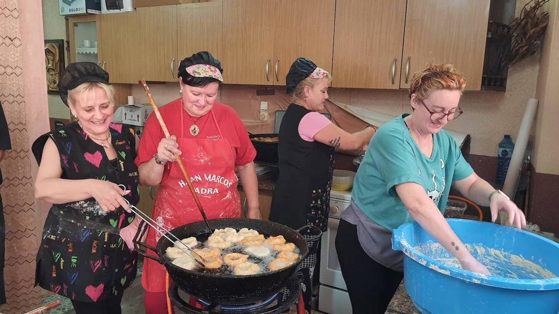 Tradiciones 'sanmarqueras' en Adra: la Estación y los buñuelos