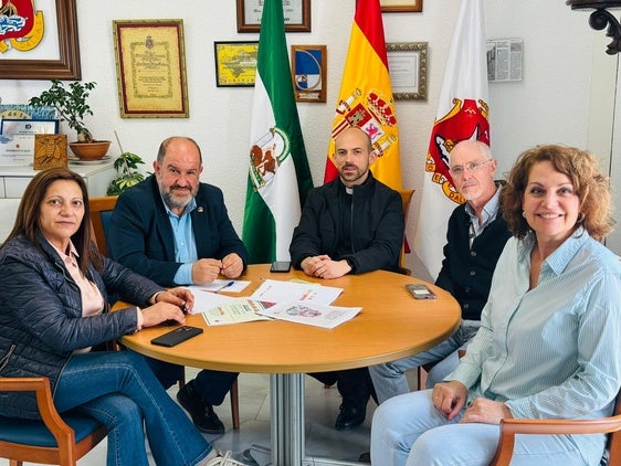 Ayuntamiento y Cáritas estrechan lazos para la recogida de ropa