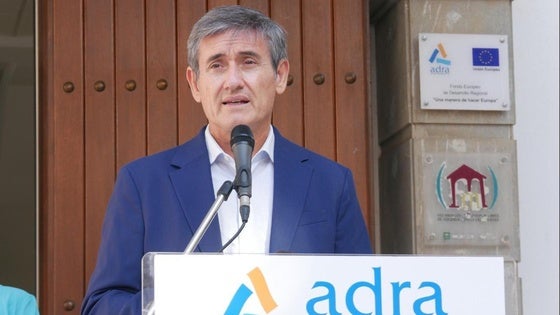 El Gobierno paraliza «de momento» la apertura del centro de acogida de Adra y Cortés advierte que «estará vigilante»