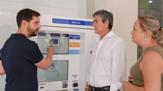 Los vecinos de Adra pueden realizar trámites municipales en el Mercado