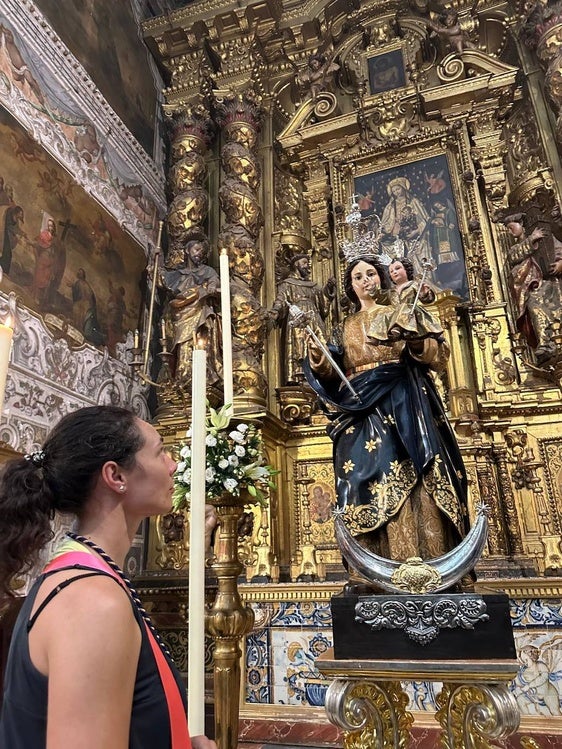 La patrona de Adra regresa a su ermita y aguarda la llegada de su réplica