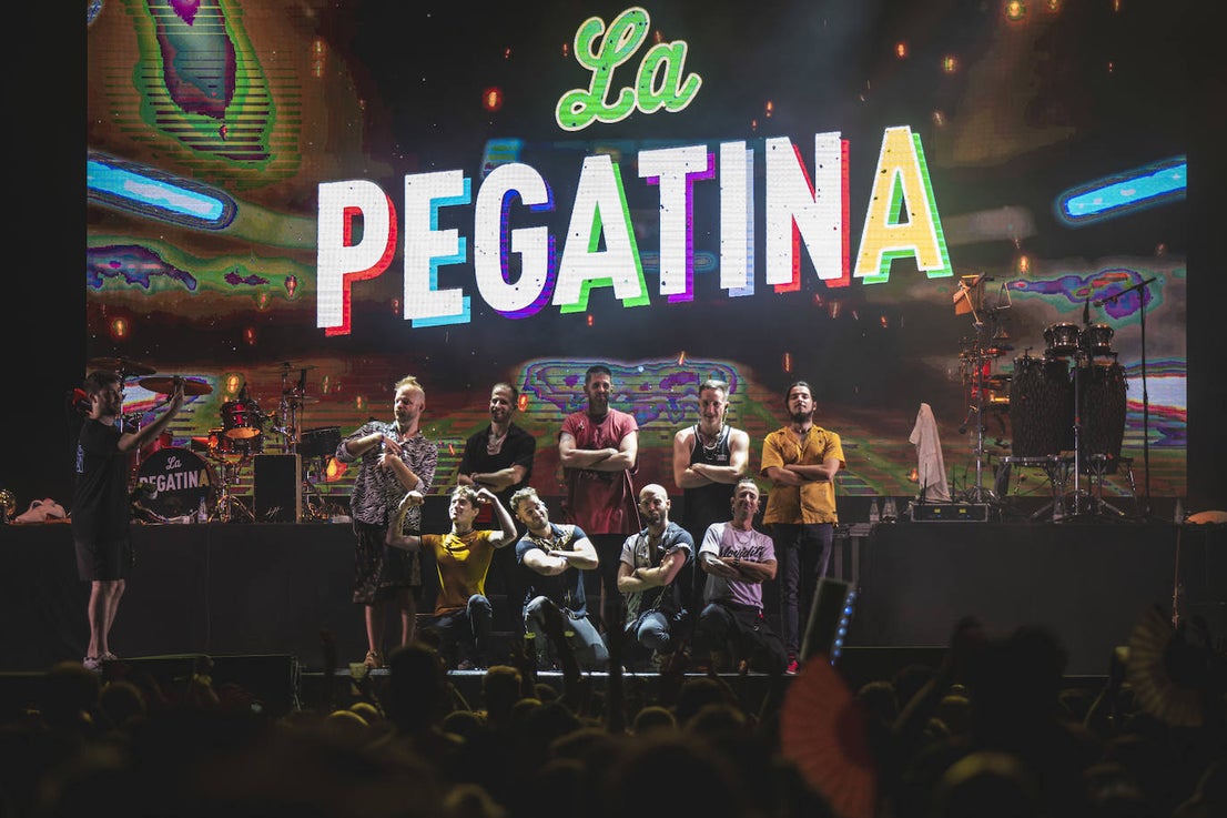 Continúa la fiesta del rock y la juerga en Adra
