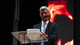 Salva Sevilla rememora las tardes de fútbol con su padre en su pregón de feria