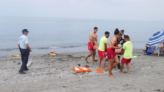El Servicio de Protección Civil y Emergencias de Adra realiza casi 300 actuaciones en playas en época estival