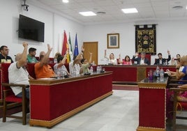Adra aprueba nueva normativa para regular el uso del Salón Municipal y para terrazas y quioscos de hostelería
