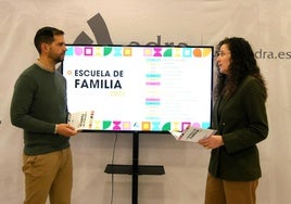 El Ayuntamiento de Adra presenta la nueva edición de la Escuela de Familia para 2025