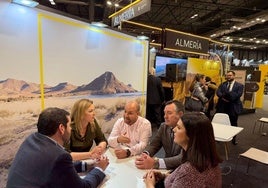 Reunión de representantes de Fondón en Fitur.