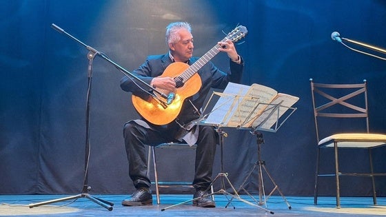 Éxito durante la actuación de Mario Ulloa; Marí Gómez y Enrique Durán en el Teatro Municipal de Dalías