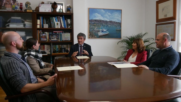 Manuel Cortés da la bienvenida a los jóvenes del programa Fondo Social Europeo Plus
