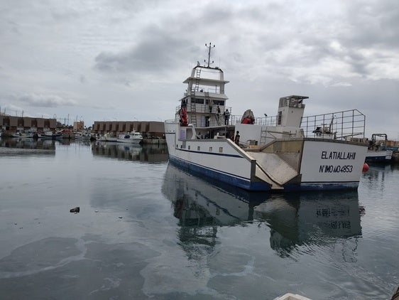 Adra hace historia con la construcción del barco más grande del Poniente almeriense