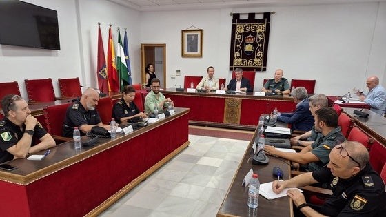 El alcalde de Adra pide «un refuerzo permanente» de la Guardia Civil