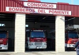 Calcinan un coche de 'Los Saúles' en Puente del Río cuando se cumplen tres días de violencia en Adra