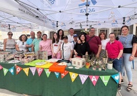 El Centro Ocupacional de Adra celebra un Mercadillo de Primavera en la Plaza Puerta del Mar