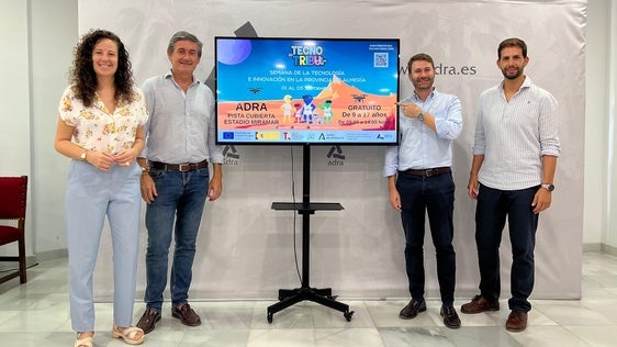 El programa educativo 'TecnoTribu' continúa en septiembre en Adra