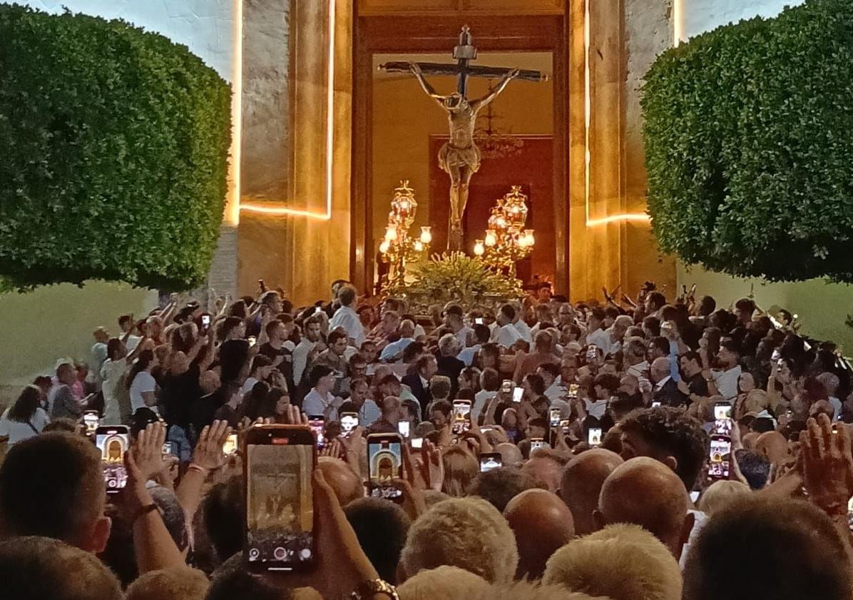 Imagen principal - Cristo de la Luz, faro de los almerienses