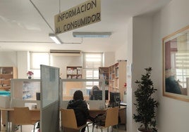 Díaz reccuerda que la OMIC es «un servicio municipal y totalmente gratuito».