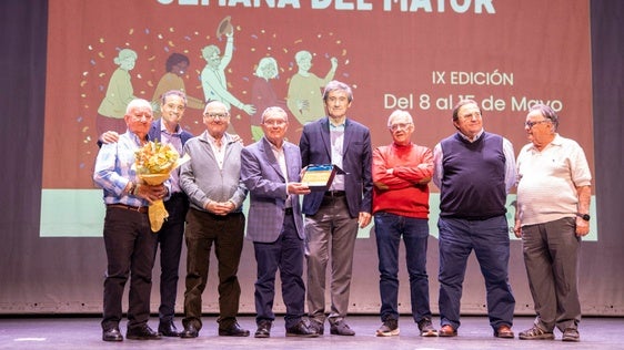 Adra rinde homenaje a sus mayores en una emotiva gala dentro de la IX Semana del Mayor