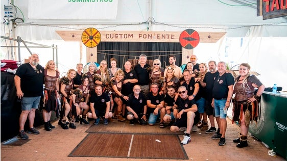 Adra se llena de un ambiente motero por el VIII Aniversario Custom Poniente