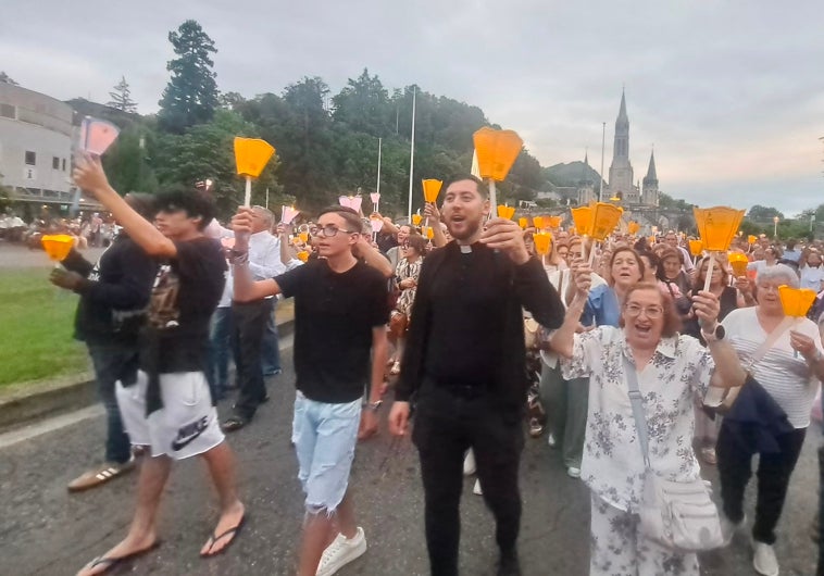 Imagen principal - La Alta Alpujarra de Almería se encomienda a la Virgen de Lourdes