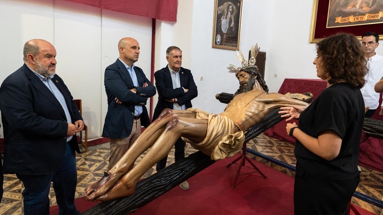 La restauración de la talla del Cristo de la Luz llega a su fin