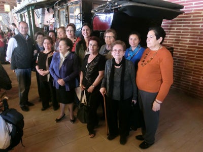 Mujeres de Adra participan en el encuentro de bolilleras de Tabernas