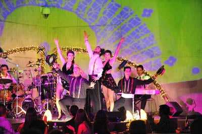 Laví e Bel "Cabaret Popescu" Cena + Espectáculo en El Ejido