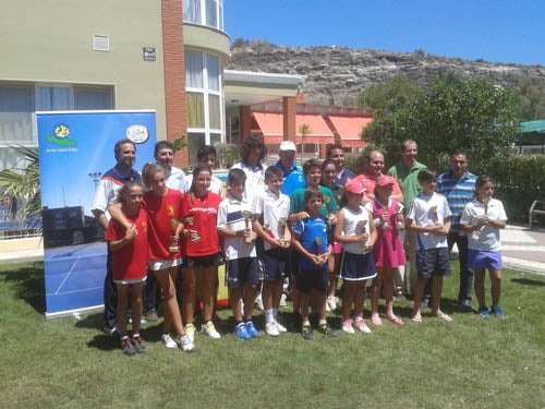 95 jugadores se reúnen en la cita abderitana  del Circuito Provincial de Tenis