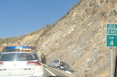 Tres heridos leves en un accidente de coche en la carretera de Adra a Berja
