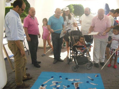 La Junta inicia en Adra la campaña de sensibilización para prevenir el consumo de pescado inmaduro