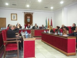 El pleno de Adra aprueba por enésima vez solicitar la limpieza del río Adra a la Junta