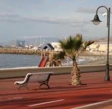 El paseo marítimo de San Nicolás estrena chiringuito