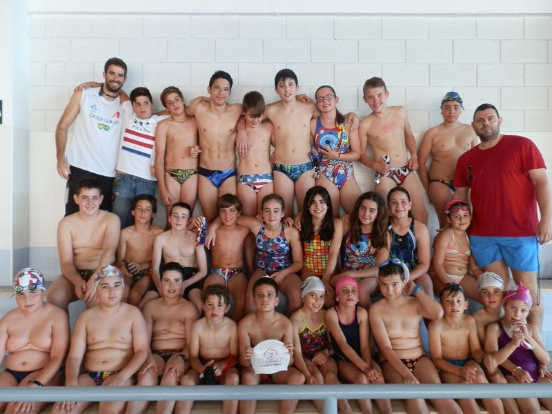 El Club de Natación de Adra, una 'gran familia' unida  por el deporte
