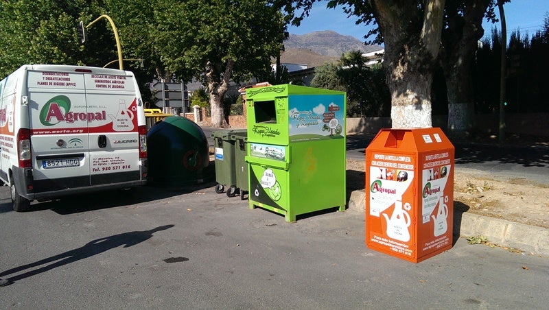 Berja se suma al reciclaje del aceite de uso doméstico