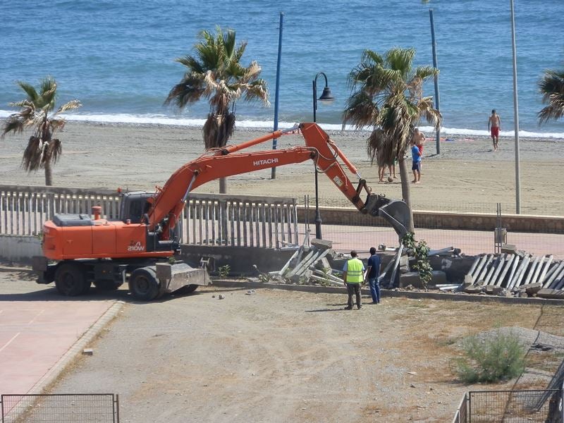 Educación repara el ‘desgaste’ que el mar genera en el instituto Gaviota de Adra