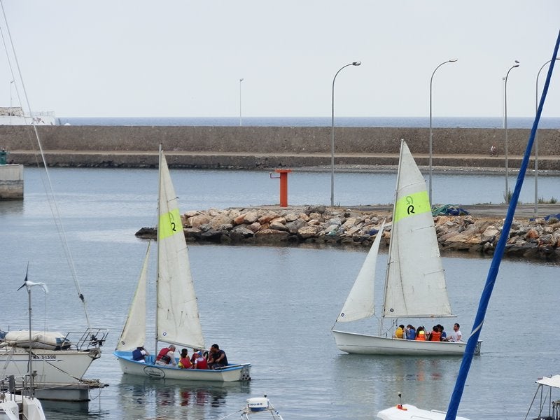El Club Náutico de Adra gestionará la primera escuela municipal de vela