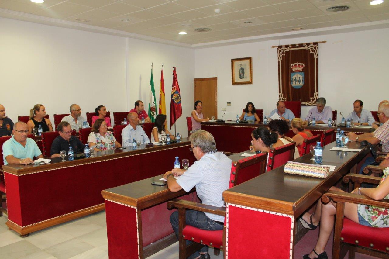 Adra amplía el perfil del pensionista para pedir descuentos en las tasas municipales