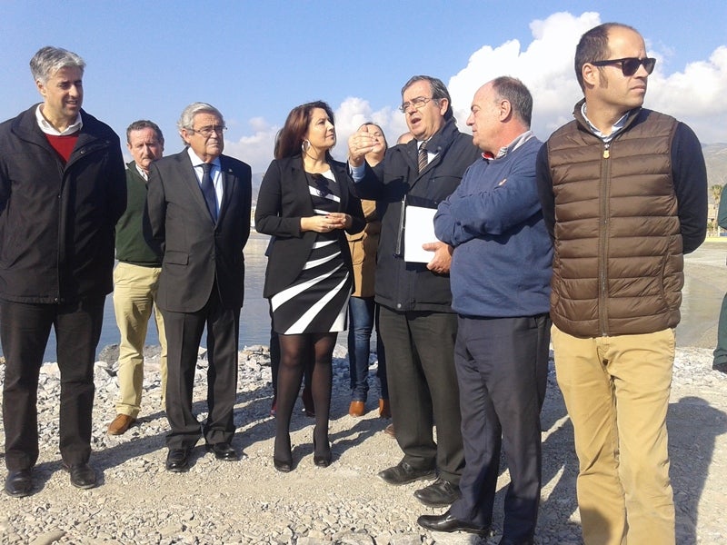 La costa de Adra y El Ejido intentará frenar el avance del mar «con pequeños espigones»