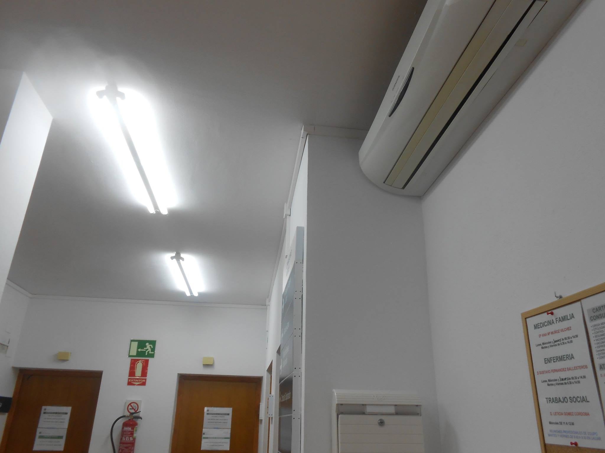 Alcolea invierte en renovar el sistema eléctrico de su centro de salud para evitar fallos