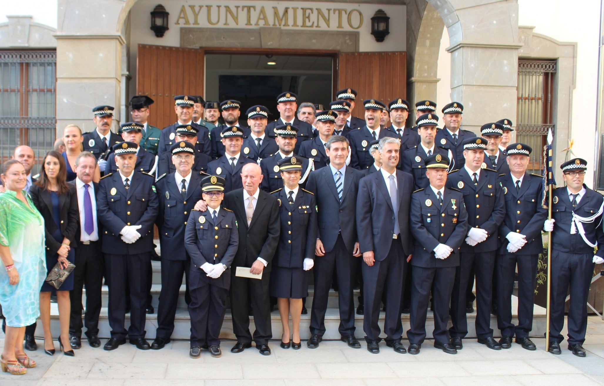 Adra reconoce la entrega de los 38 agentes de la Policía Local en las inundaciones