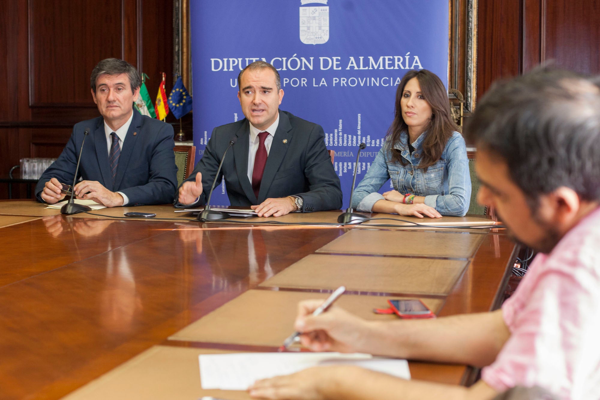Adra apuesta por el comercio tradicional para crear empleo