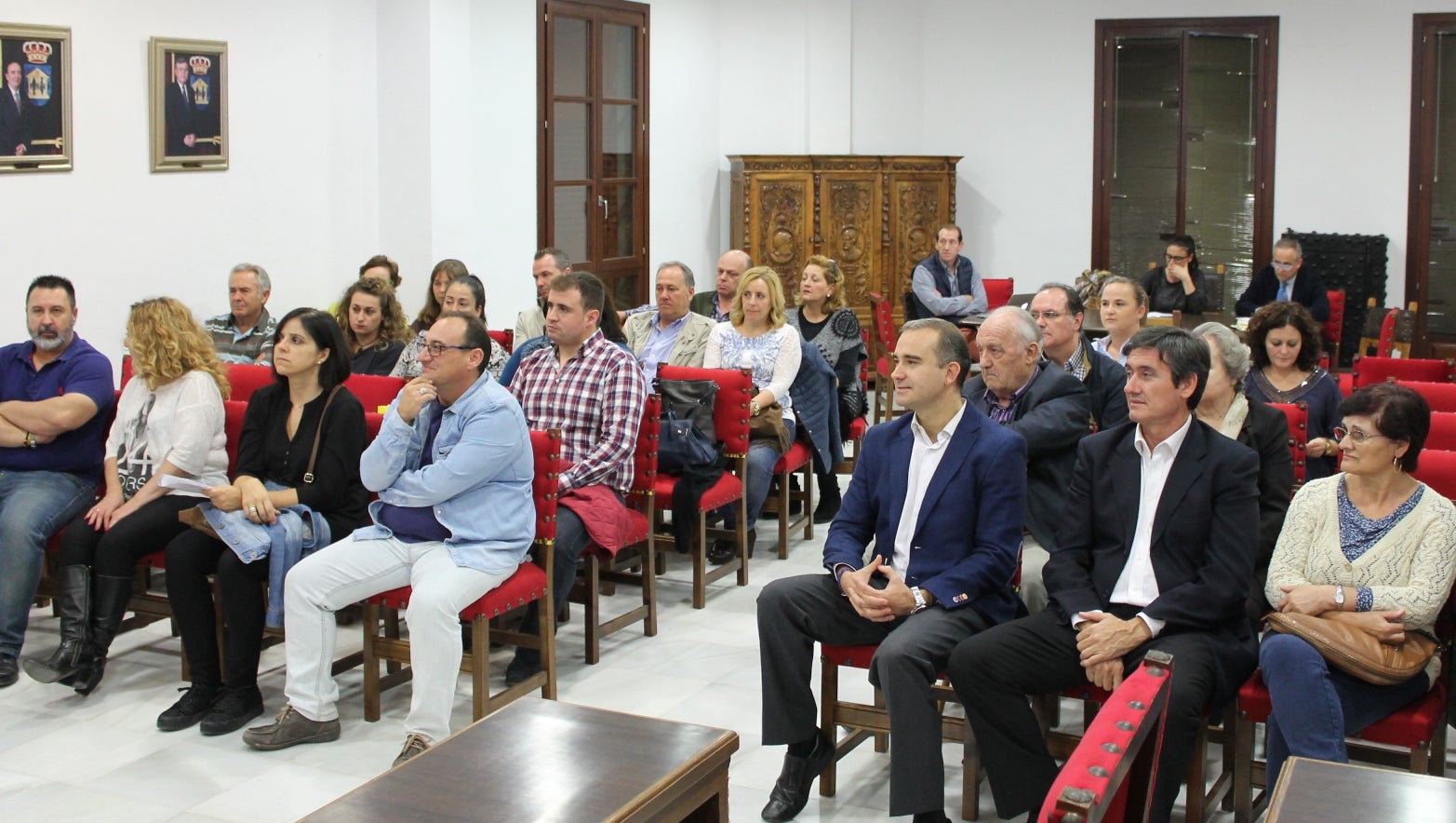 El pequeño comercio conoce el plan de desarrollo económico para revitalizarlo