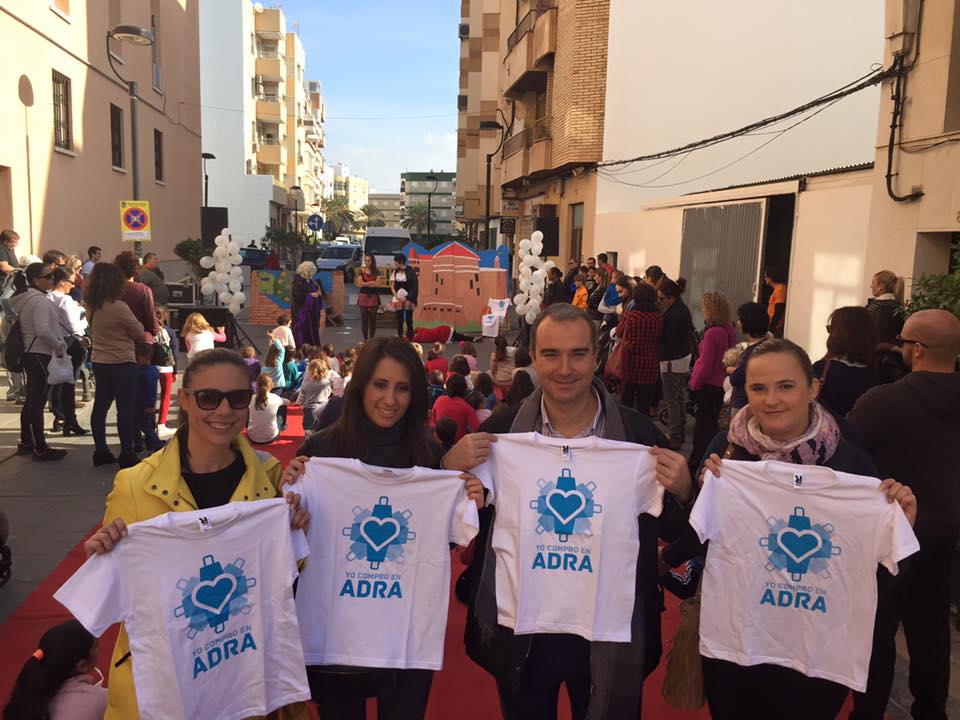 El pequeño comercio de Adra combate la ‘fuga de clientes’ con talleres gratuitos