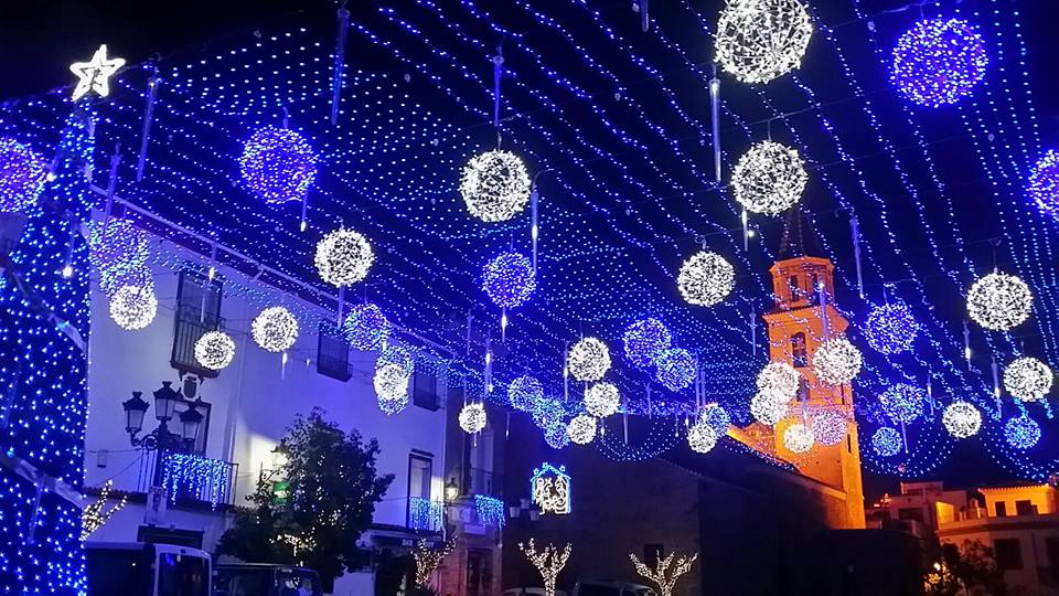 Una decoración navideña «a coste cero» para el pueblo