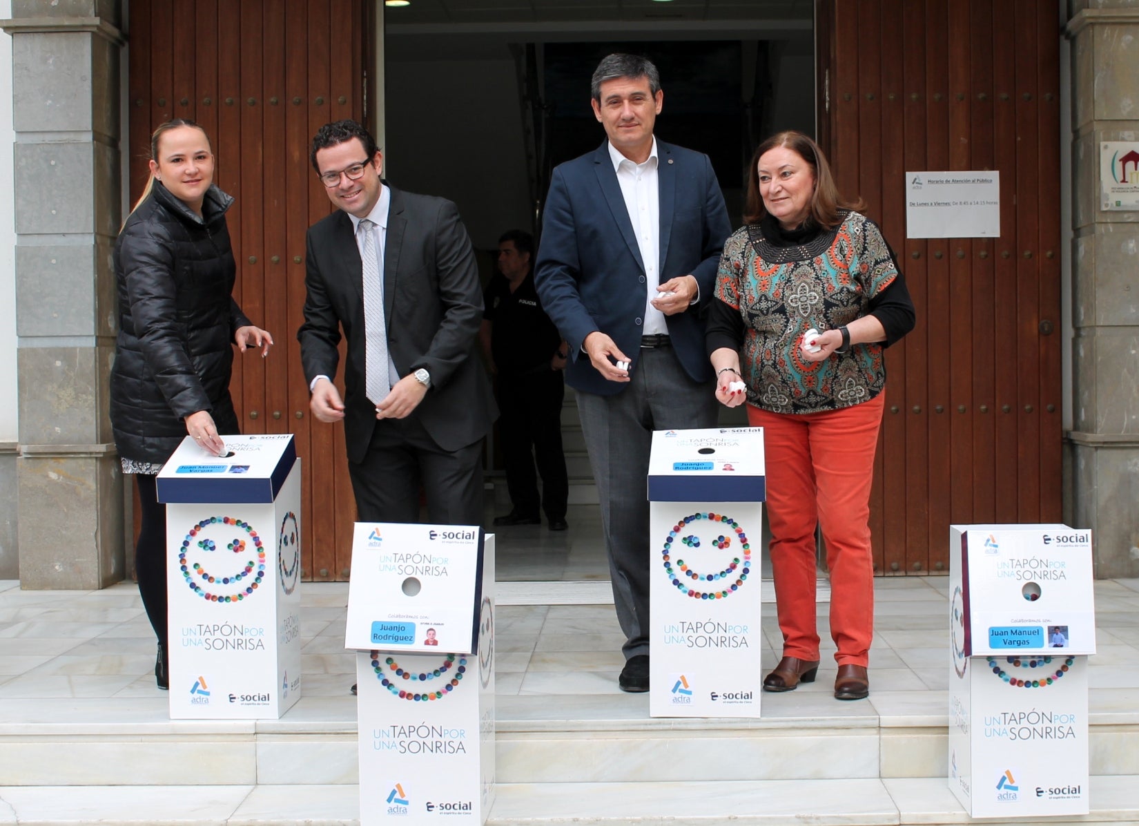 Adra recopila tapones para salvar vidas