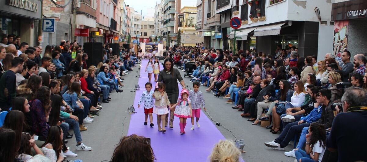 La calle Natalio Rivas, una pasarela para el comercio