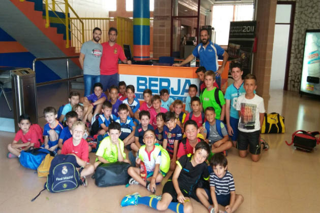 Salva Sevilla convoca a 40 niños en su campus de verano