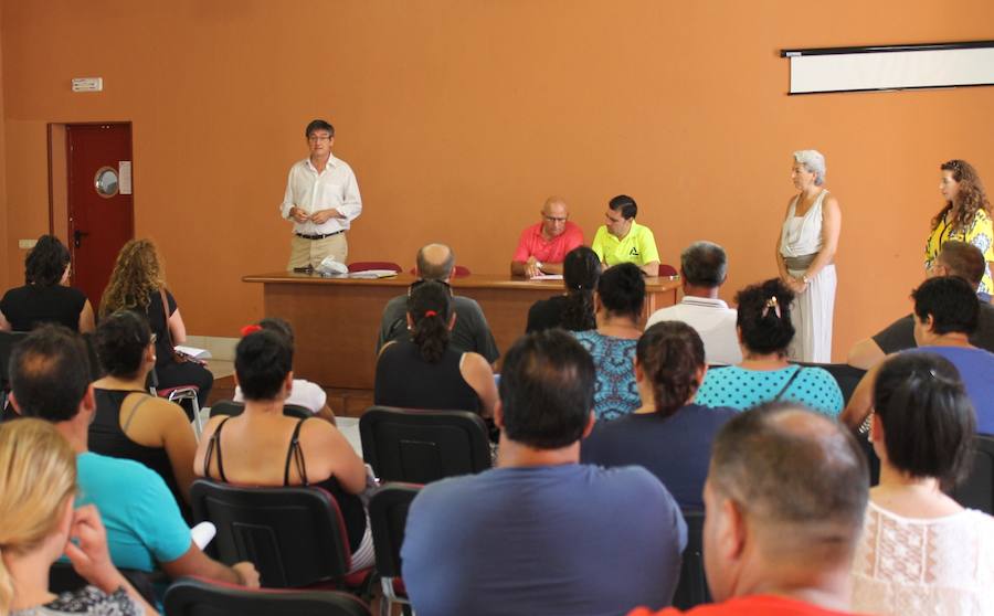 Adra, más limpia con más personal