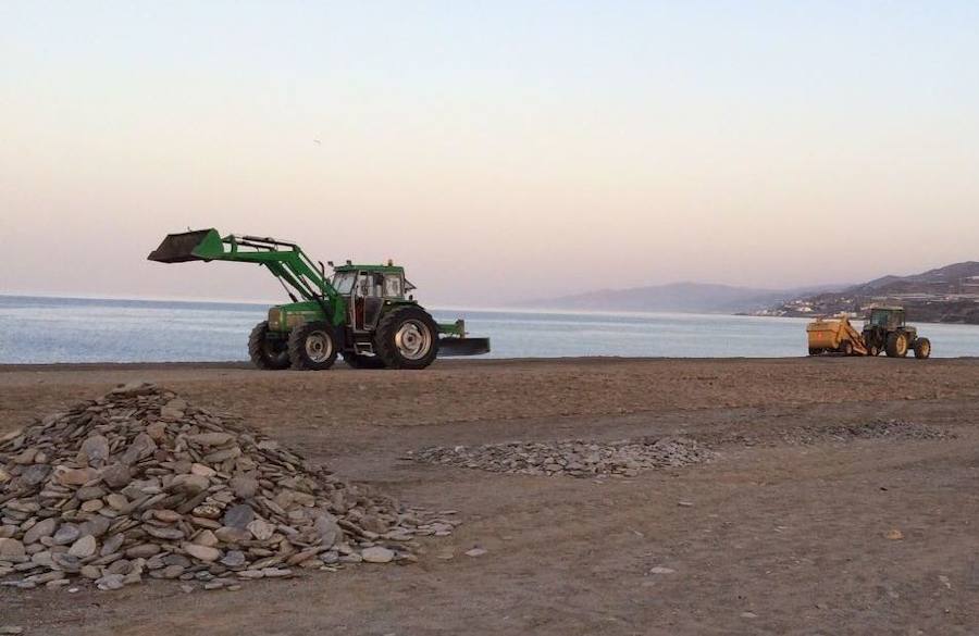 Playas sin piedras en Adra